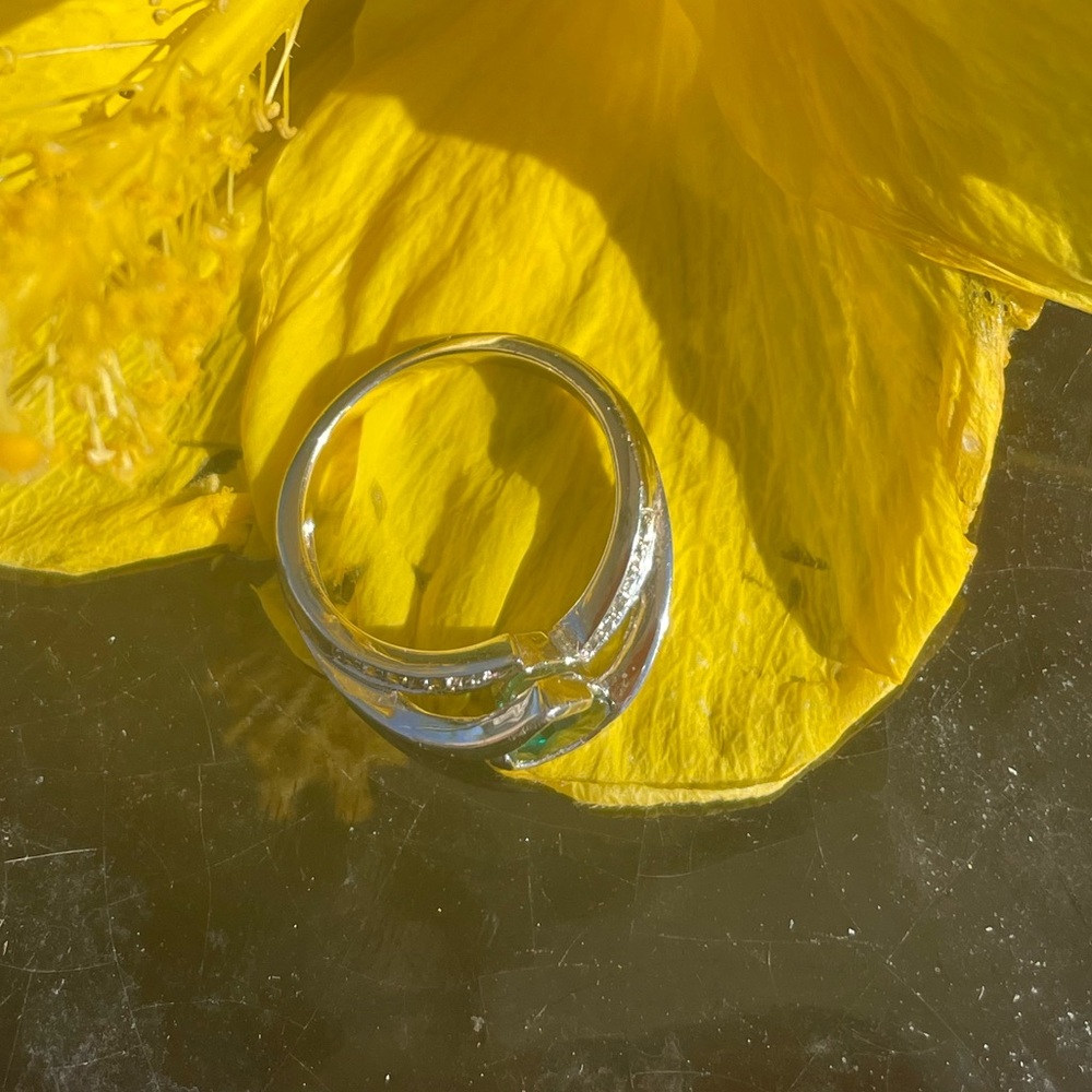 Emerald Ring - Picture 6 of 11